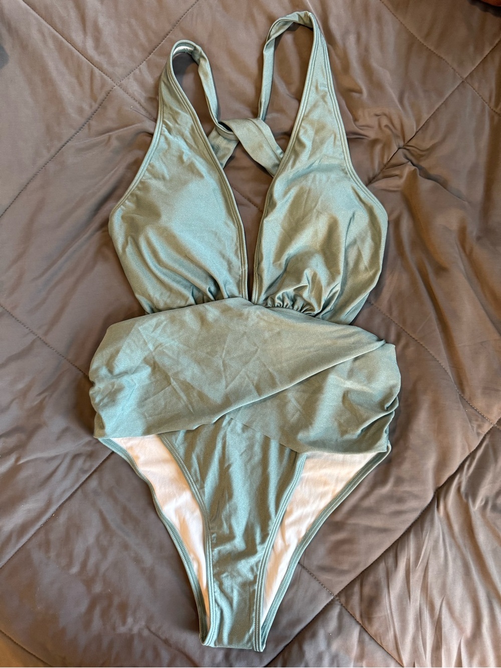 Cupshe Dusty Sage Crossover One-Piece Swimsuit